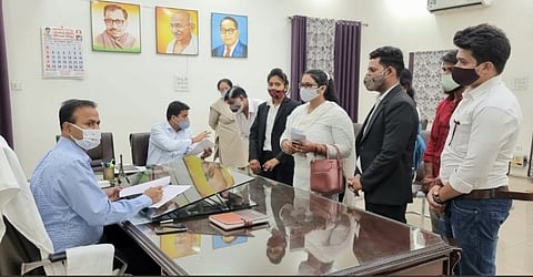 जिलाधिकारी ने दिये निर्देश  जनता की शिकायतों को गंभीरता से लेकर निस्तारण करें