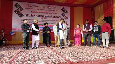 दतिया: स्वयंसेवी संस्थाओं को किया राष्ट्रीय अवार्ड से सम्मानित