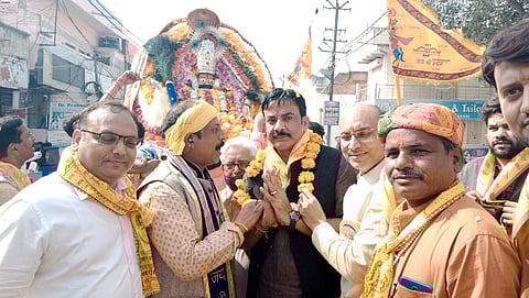 भगवान खाटू श्याम की शोभायात्रा मैं मुख्य अतिथि संदीप सरावगी व श्याम भक्तगण झूमे भक्ति भाव में।
