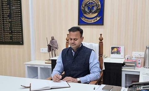 कोविड 19 के नये स्ट्रेन के खिलाफ बहुत सावधान रहने की जरूरत - डीएम रविंद्र कुमार