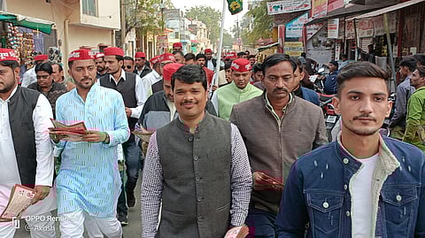 "REVOLUTION" अखिलेश के काम जनता के नाम