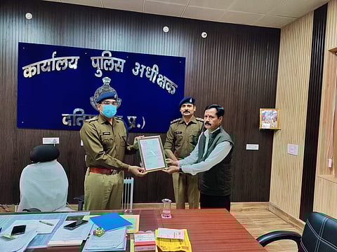 कर्मचारियों का विदाई समारोह आयोजित किया गया