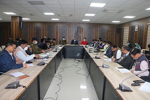 बैंकर्स मानवीय दृष्टिकोण एवं सकारात्मक सोच के साथ प्रकरणों में स्वीकृति एवं वितरण की कार्यवाही - कलेक्टर