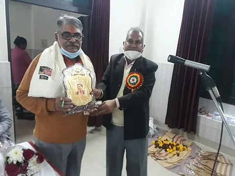 वरिष्ठ पत्रकार प्रदीप कुमार नामदेव को प्रिंट एवं इलेक्ट्रॉनिक जरनलिसट एसोसिएशन ने 6 जनवरी को किया सम्मानित