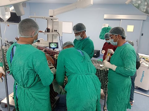 दुरवीन पद्धति की आधुनिक चिकित्सा भी लोगों को मेडिकल कॉलेज में मिलने लगी है