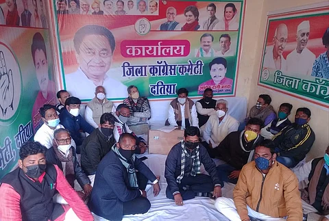 घर चलो घर घर चलो अभियान को लेकर कांग्रेस कार्यालय पर बैठक सम्पन्न