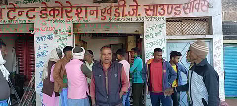 चोरों ने चटकाए ताले