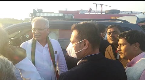 एयरपोर्ट पर कांग्रेसियों ने स्वागत किया।