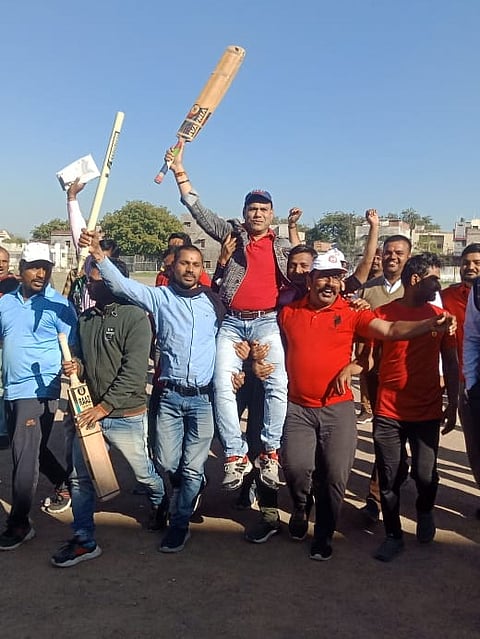 जिला पंचायत सीईओ कमलेश भार्गव के मार्गदर्शन में 7 विकेट खोकर 213 रन बनाते हुए फाइनल मुकाबले को 3 विकेट से जीत लिया