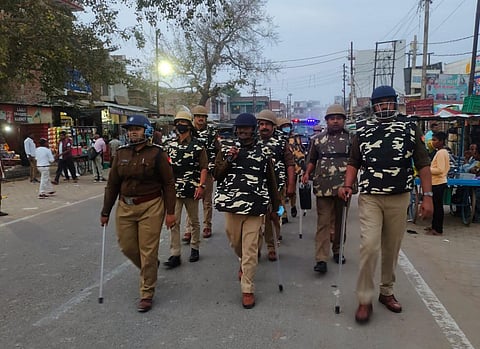 पुलिस क्षेत्राधिकारी स्नेहा तिवारी ने किया पैदल मार्च