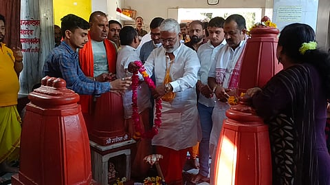 स्वतंत्र देव सिंह ने की मां पीतांबरा पीठ पर पूजा अर्चना