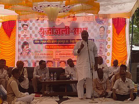 प्रगति के लिए कुरीतियों को छोड़, शिक्षा से जुड़ना होगा- सिंह