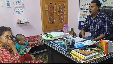 डॉक्टर दम्पती के घर से लाखों की चोरी