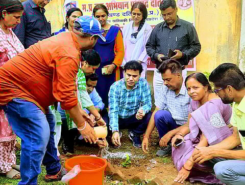 पौधारोपण कर उसकी देखभाल करें तो पर्यावरण में होगा विशेष सुधार- कमलेश भार्गव