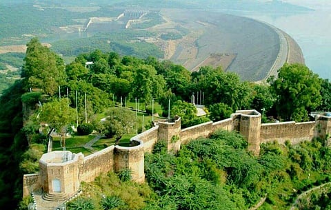 खूबसूरत वादियों का मज़ा लेना है तो राजौरी से बेहतर कुछ नहीं