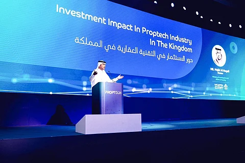 وزير الشؤون البلدية والقروية والإسكان ماجد الحقيل
