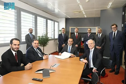 الحقيل يبحث مع رؤساء عدد من الشركات الإسبانية فرص التعاون في مجالات البنى التحتية والتشييد والبناء