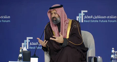 رئيس هيئة السوق المالية محمد القويز في جلسة حوارية خلال منتدى مستقبل العقار