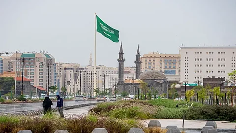 السعودية تشهد تسجيلًا عقاريًّا بالمدينة المنورة والقطيف
