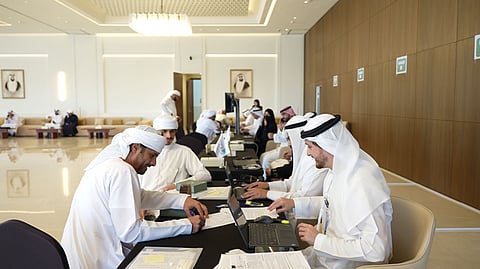 أثناء تسليم وحدات مشروع "الساد" السكني