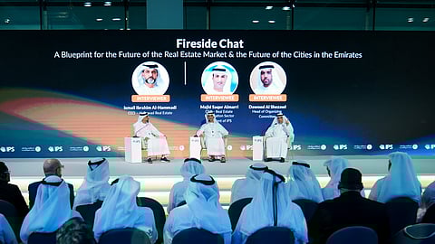 أثناء جلسة نقاشية بمعرض (IPS 2025) بدبي