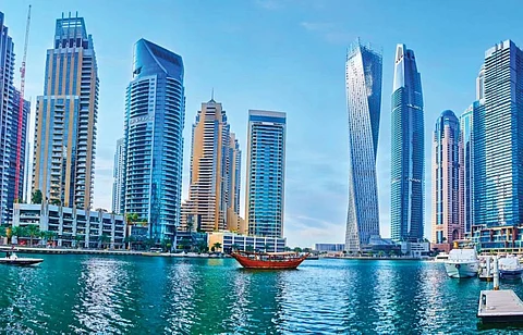 أبراجٌ عاليةٌ في دبي