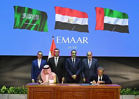 خلال مراسم توقيع عقود المشروع