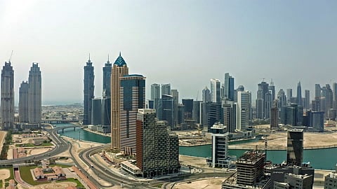 أبراج شاهقة في مدينة دبي