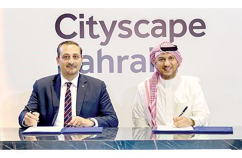 خلال توقيع الاتفاقية بين الجانبين