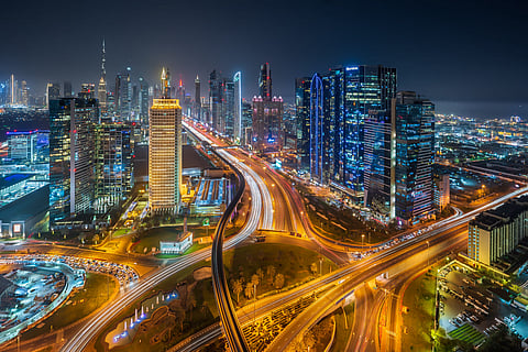 أبراج شاهقة في مدينة دبي