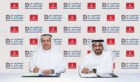 خلال توقيع الاتفاقية