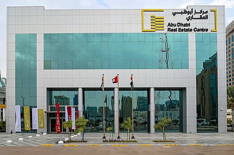 مركز أبوظبي العقاري