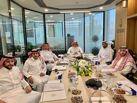 أحد اجتماعات شركة "لدن للاستثمار"