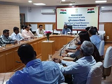 Department of Land Resources Secretary reviews REWARD Programme with World Bank's team