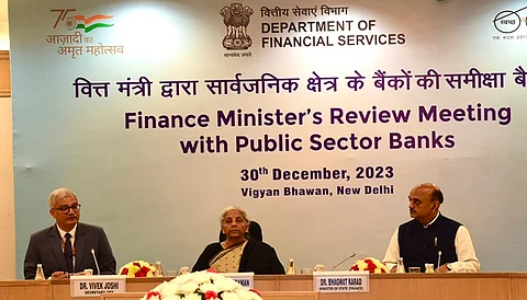 FM meets heads of PSBs, reviews financial performance