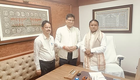 IREDA CMD along with Director (F) met the CM of Odisha