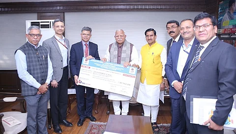 HUDCO hands over interim dividend cheque of Rs 307.79 crore to Govt