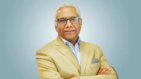 Alt="Deepak Bagla"