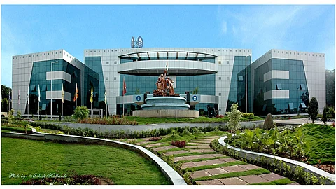 Alt="MOIL Office"