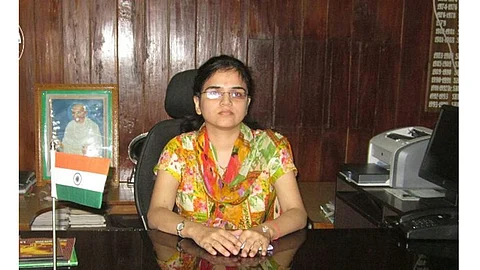 Alt="Isha Khosla (IAS)"