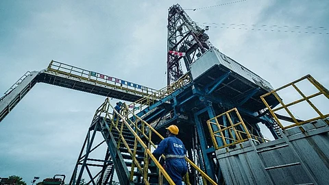 Oil India reports almost flat net profit in Q1