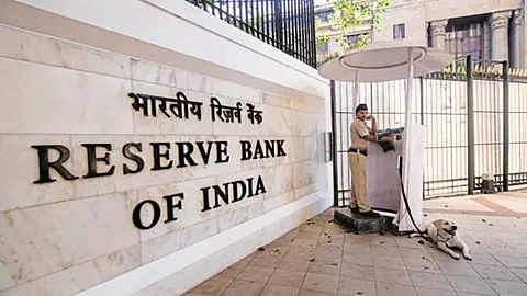 Banks to clear cheques within few hours from Oct 4: RBI