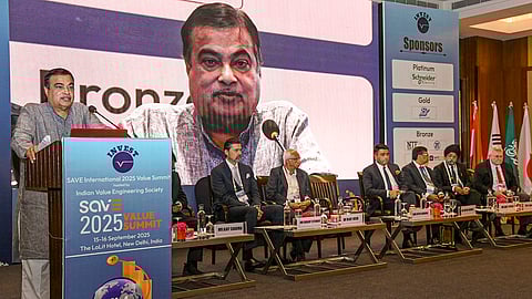 Govt working to make auto sector no.1 globally in 5 years: Gadkari