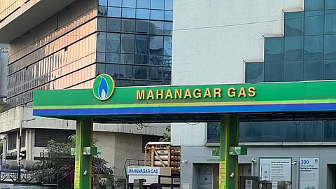 Mumbai's transport limps as pipeline damage hits CNG supply; restoration by Tue noon, says MGL