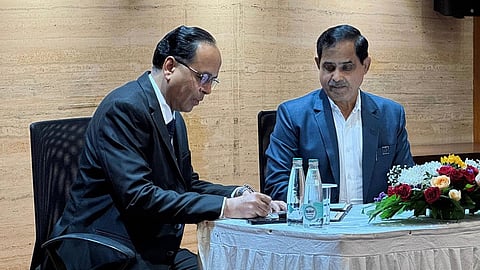 Nitin Khamesra (Left) assumes charge as Director (Finance) of SCI