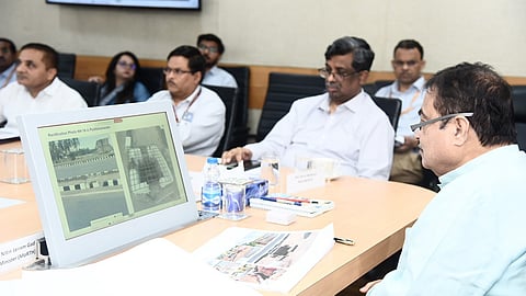 Gadkari reviews highway projects in West Bengal and Andhra Pradesh