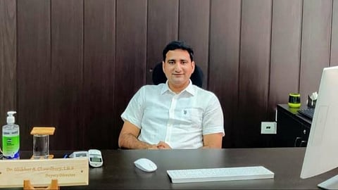 Alt="Iftakhar Ahmed Chowdhry (IRS)"