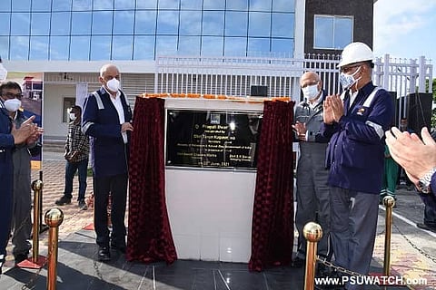 Union Petroleum Secretary Tarun Kapoor reviews NRL projects