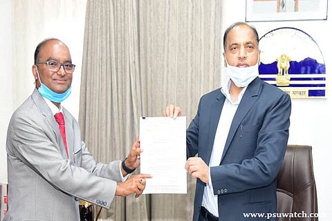 SJVN employees contributed one day’s salary to CM Relief Fund