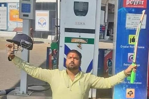 This too happened! Normal Petrol crosses Rs 100 per litre in this city